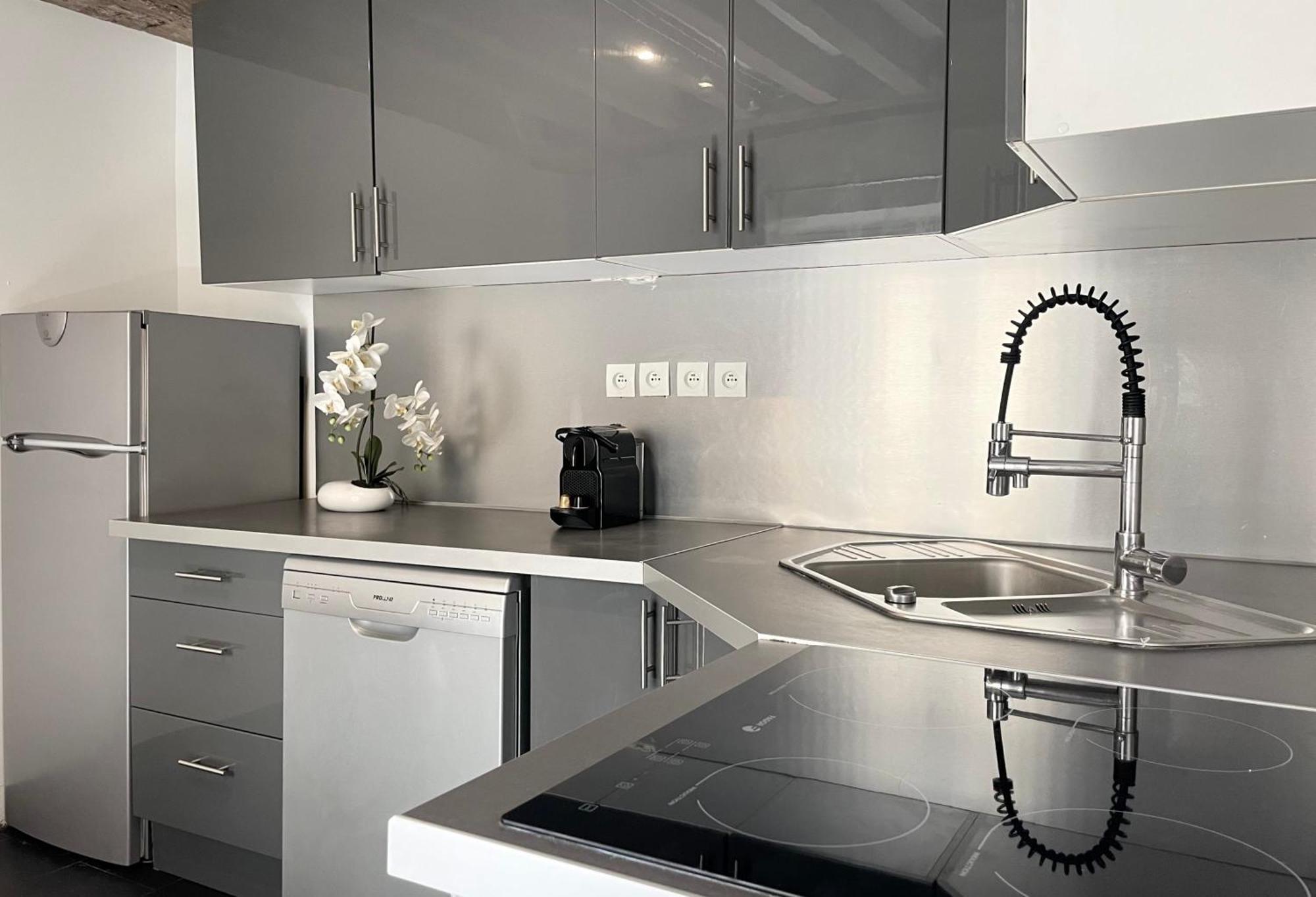 Apartamento Unique Authentic In Le Marais Paris