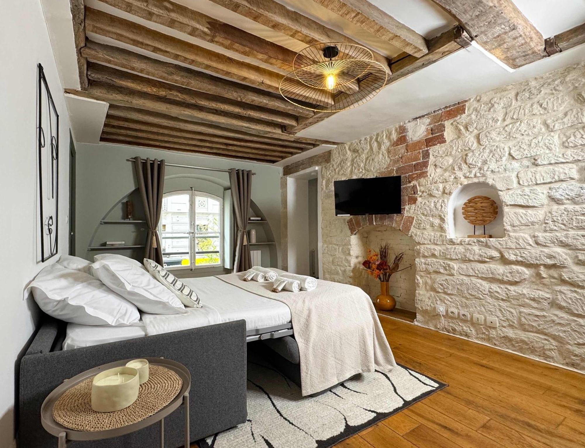 1596 - Le Marais - Cosy Paris